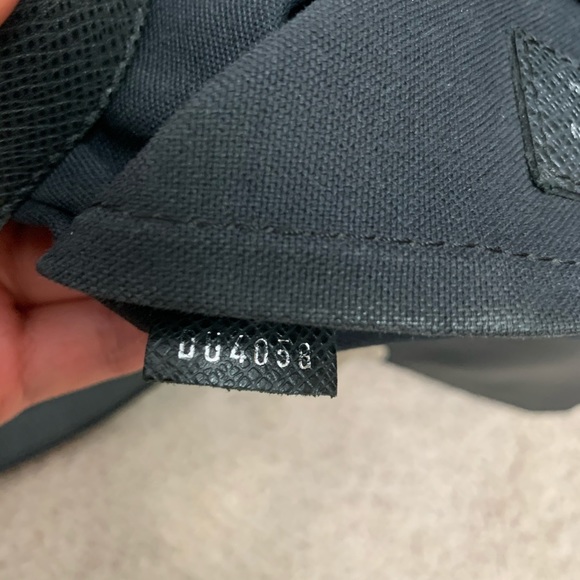 Authentic Louis Vuitton Crossbody Bag - Picture 6 of 8